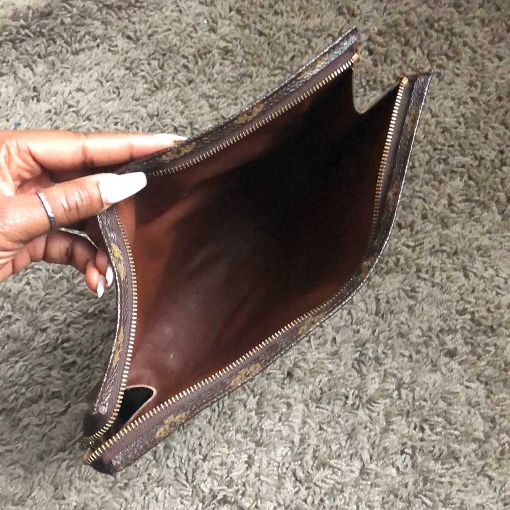 Louis Vuitton Monogram Clutch - Picture 3 of 8